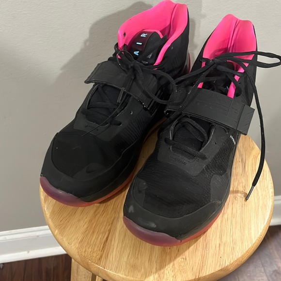 Nike - Picture 2 of 6